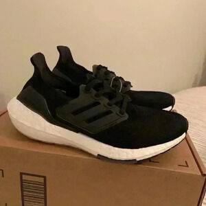 L Men's Adidas Sneakers- Black- US 6